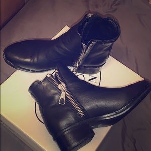 Steve Madden leather black booties